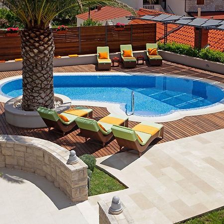 Apartments Diana - New Heated Pool Бол Екстер'єр фото