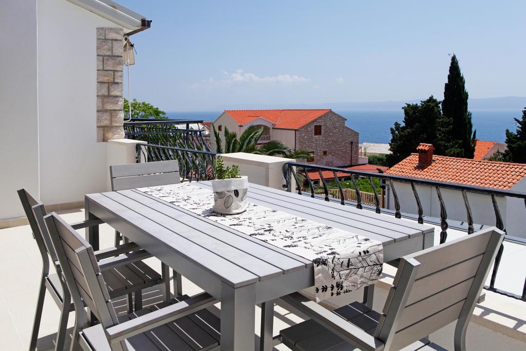 Apartments Diana - New Heated Pool Бол Екстер'єр фото