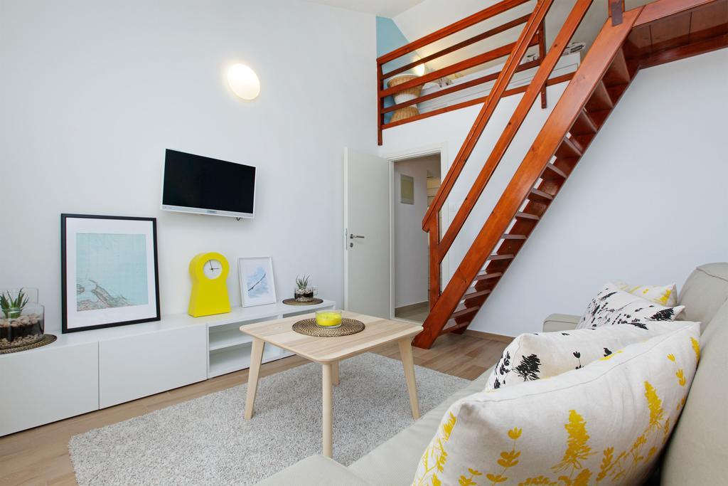 Apartments Diana - New Heated Pool Бол Екстер'єр фото