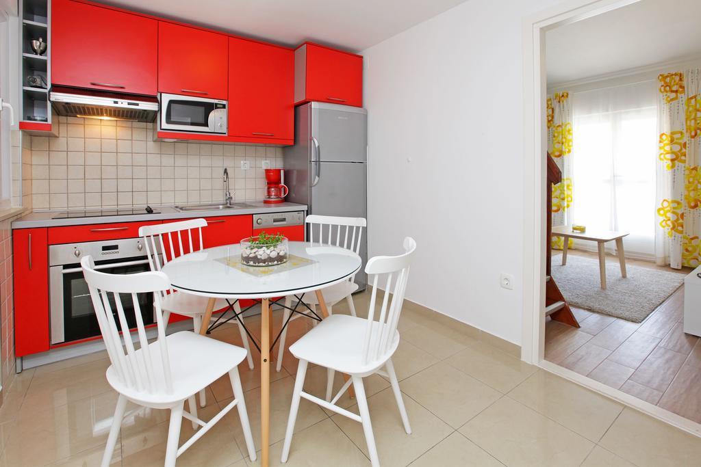 Apartments Diana - New Heated Pool Бол Екстер'єр фото