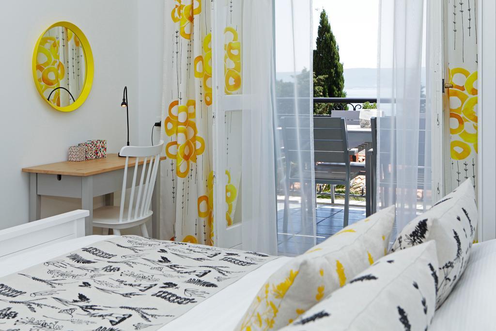 Apartments Diana - New Heated Pool Бол Екстер'єр фото