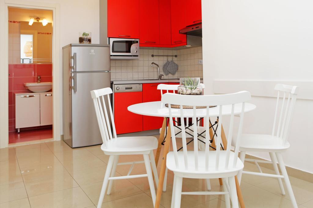 Apartments Diana - New Heated Pool Бол Екстер'єр фото