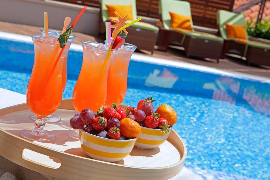 Apartments Diana - New Heated Pool Бол Екстер'єр фото
