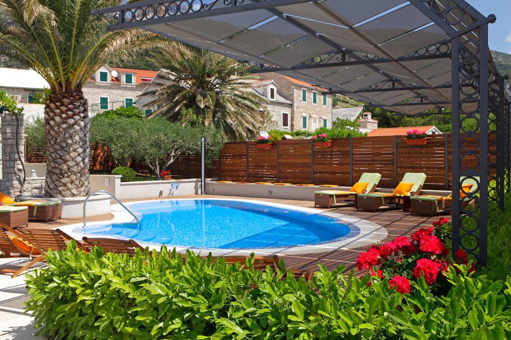 Apartments Diana - New Heated Pool Бол Екстер'єр фото